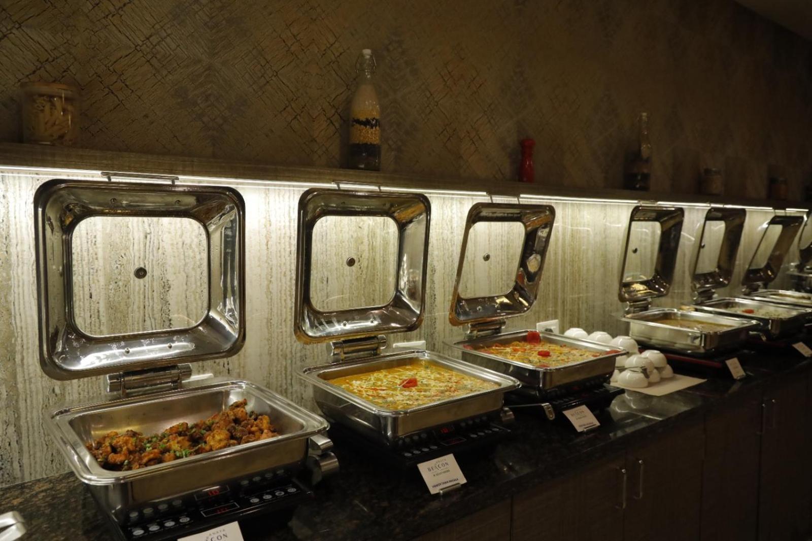 Anaya Beacon Hotel, Jamnagar Ngoại thất bức ảnh